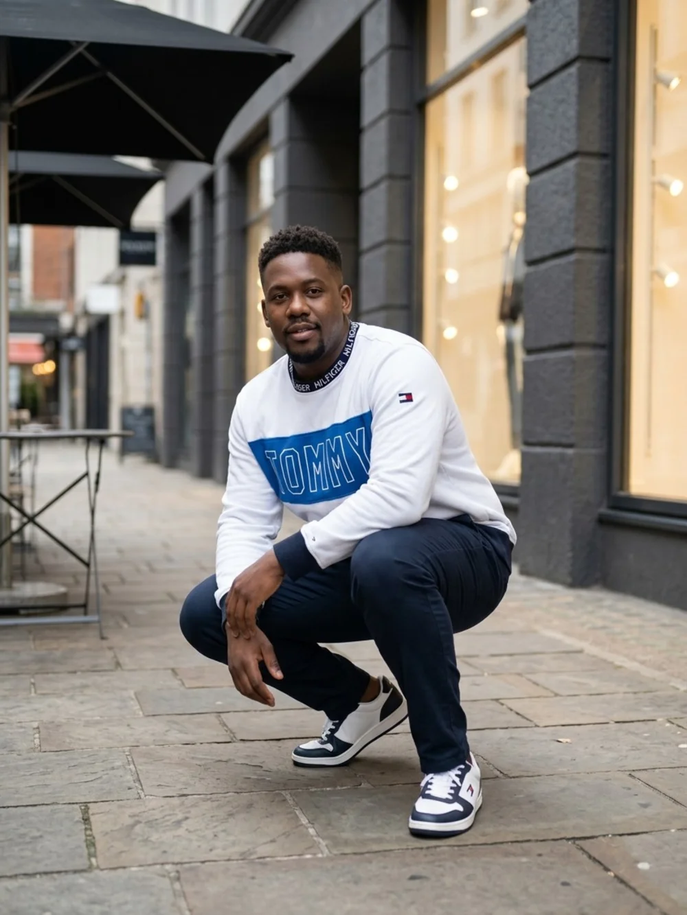 Tommy Hilfiger White & Blue Logo Crewneck Sweat Shirt
